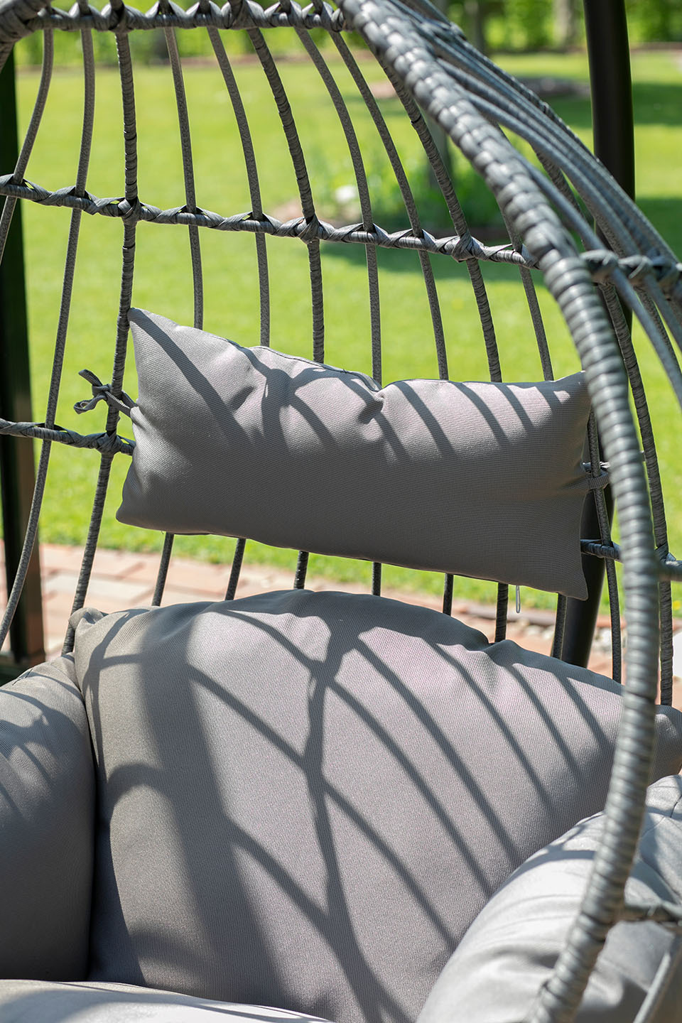 bl_02452_genua_hangekorb_pe_9mm_grey_kissen_dark_grey-1