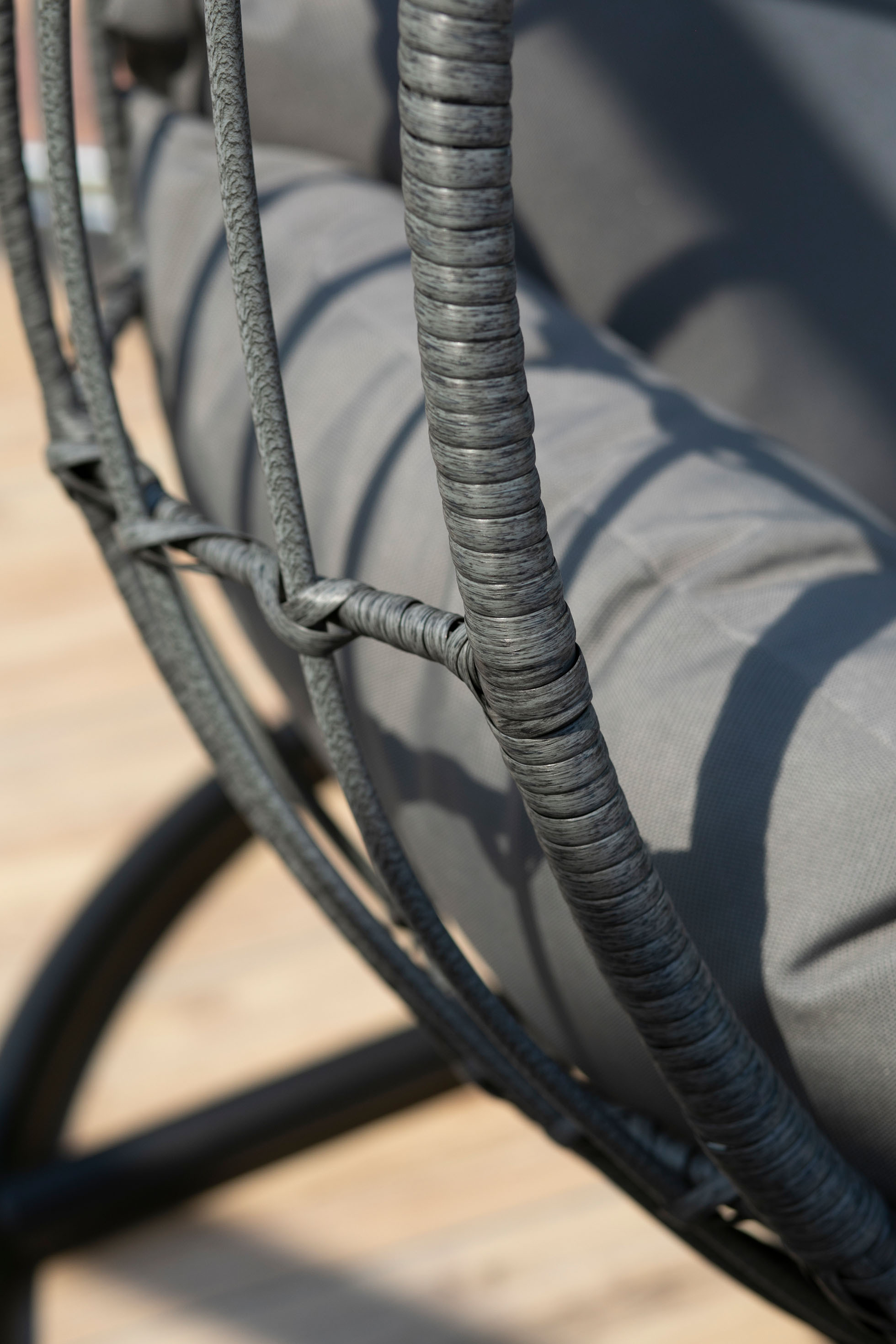 bl_02452_genua_hangesesse_pe_9mm_gre_kissen_dark_gr-6