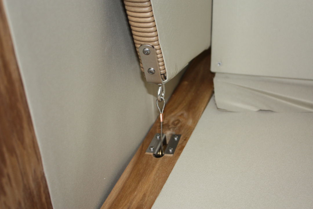 10507_verbaute_r-ckholfeder