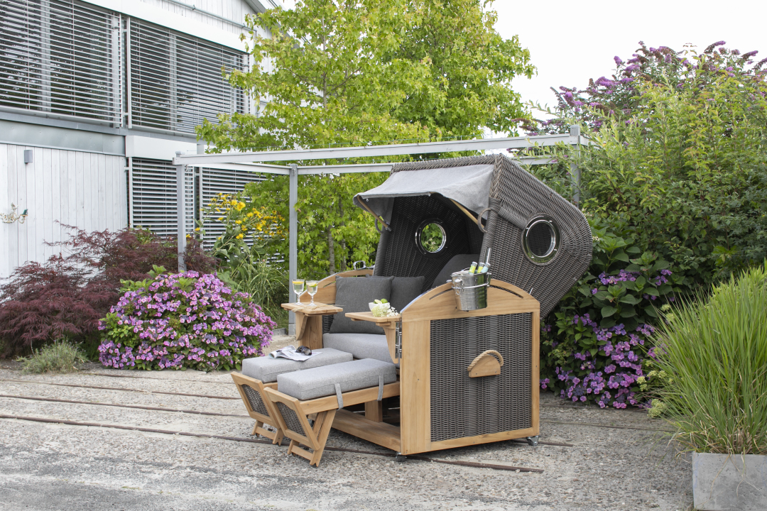 MD24800_00646_Strandkorb_Schillig_Teak_PE_grey_durchgeflochten_Dessin_570_Champagnerkuehler _3_