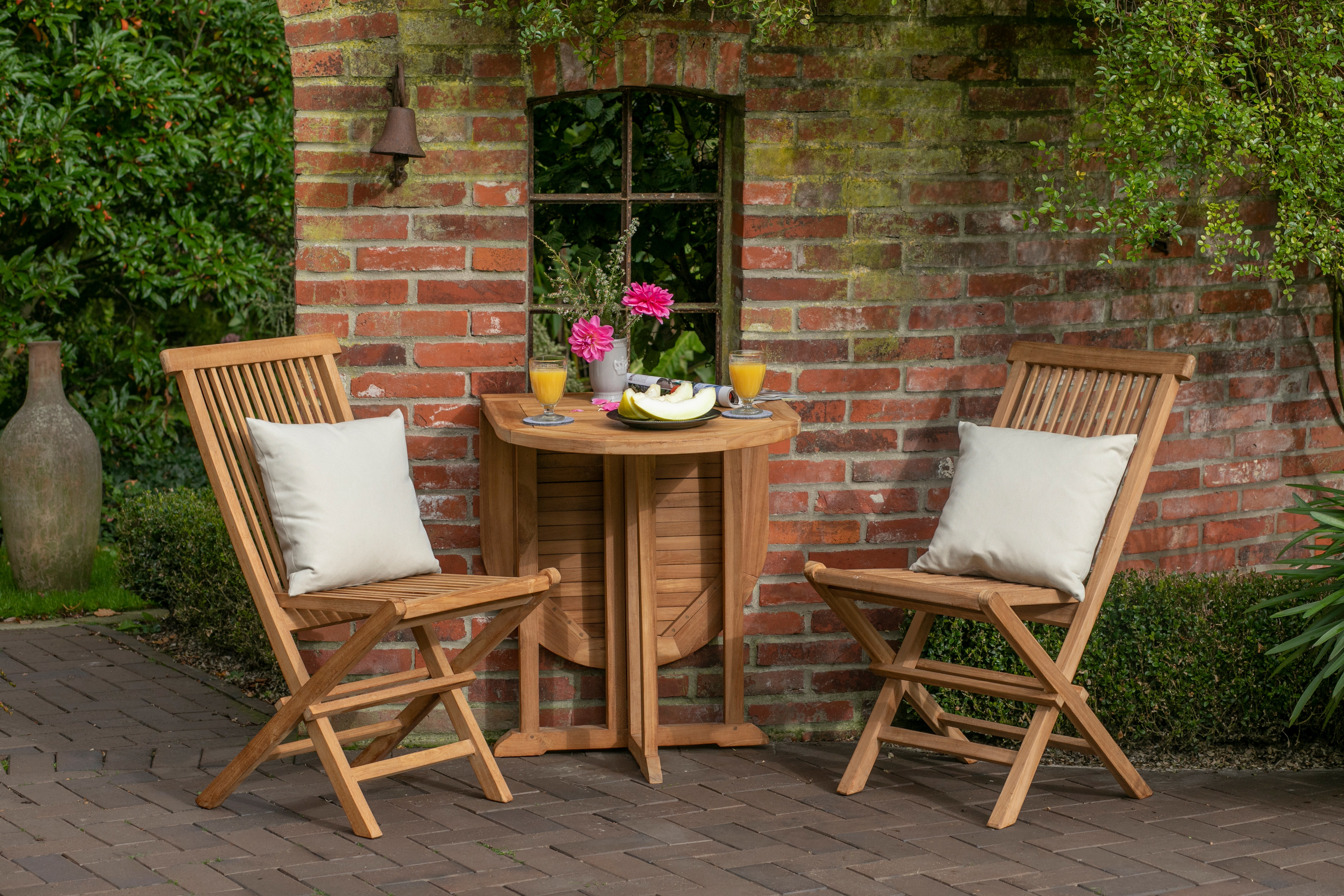 02131_02133_Teak_Klappsessel_Langton_Teak_Klapptisch_Balcony_Rund (2) (3)