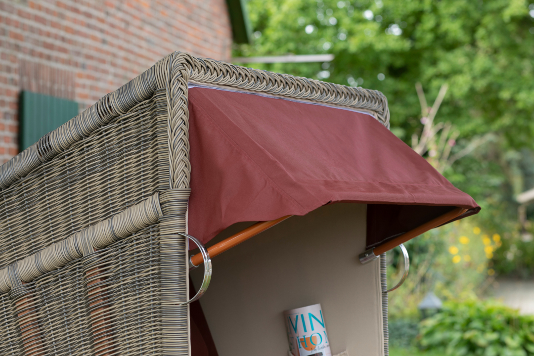 01888_02512_strandkorb_nordstrand_single_mahagoni_pe_grey_dessin_550_kuscheldecke_grey-12