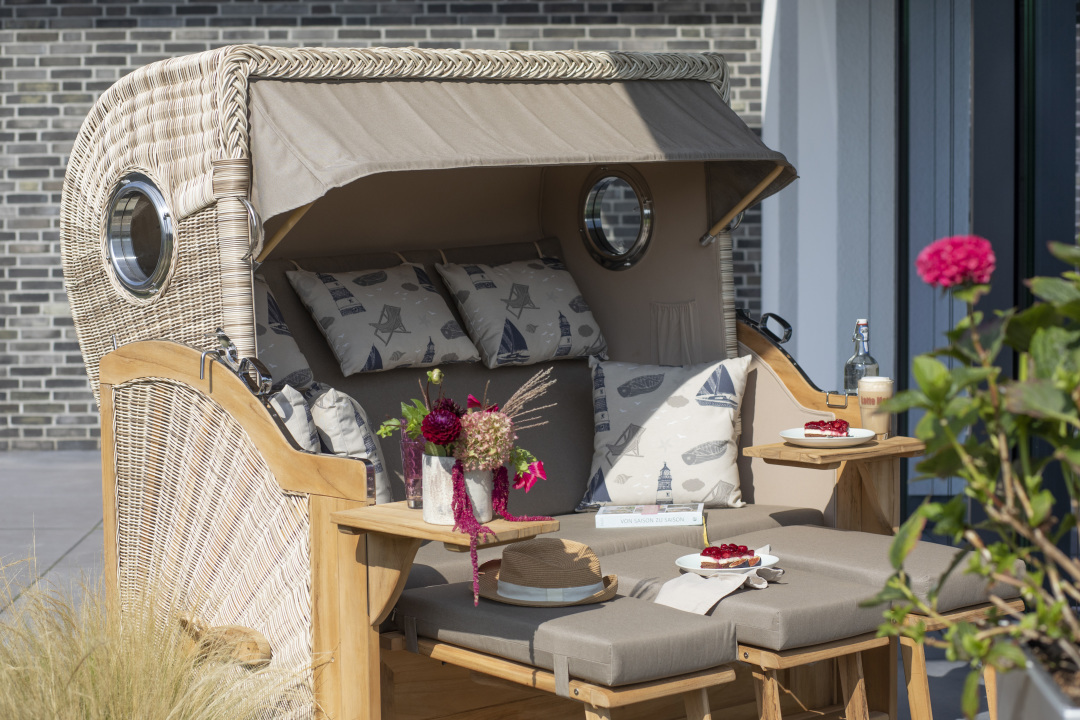 01807_strandkorb_baltikum_dreisitzer_teak_bullauge_shell_540_milieu-4