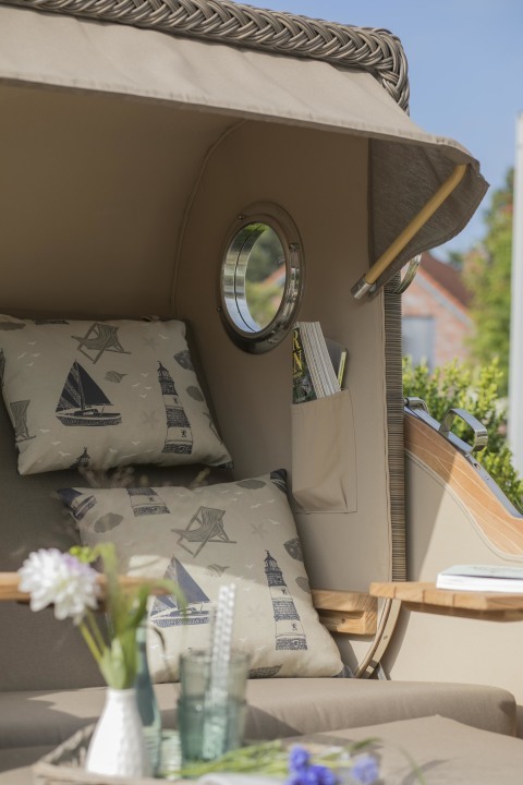 011719_strandkorb_baltikum_teak_bullauge_grey_540_milieu-12