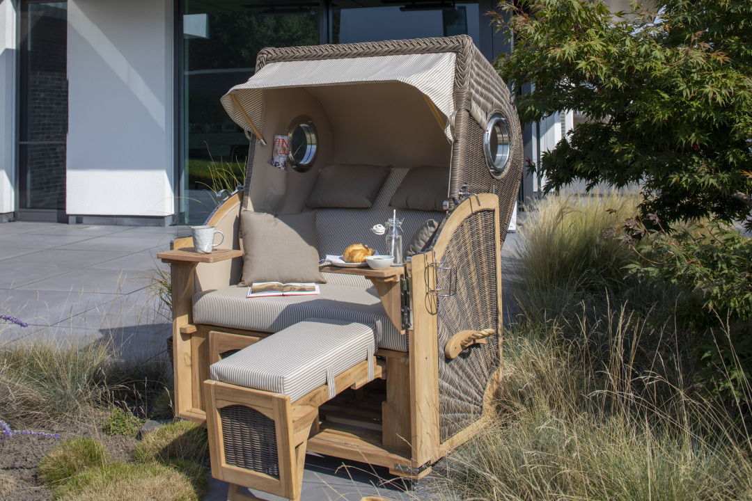 01905_strandkorb_rantum_teak_bullauge_grey_510_milieu-1