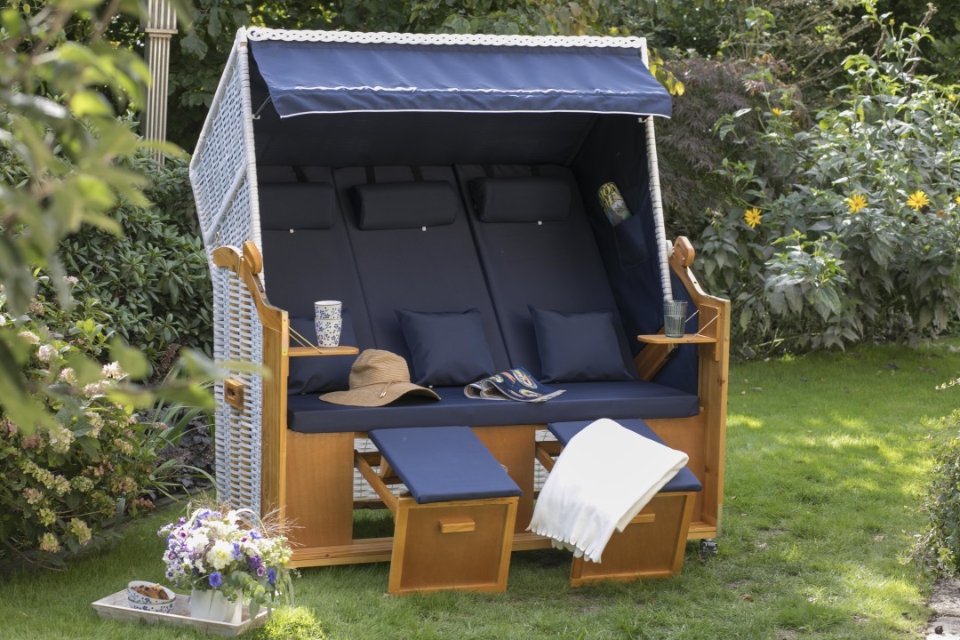 00640_strandkorb_ostsee_dreisitzer_weiss_uni_blau_milieu-9-4