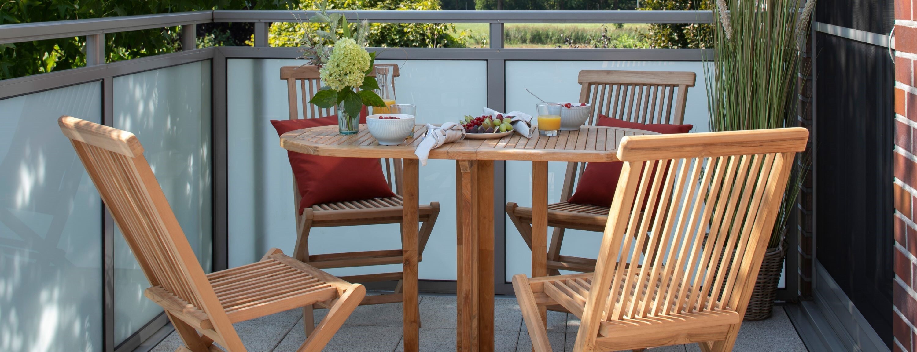 Teak Klappsessel_Langton_Teak Klapptisch_Balcony_rund