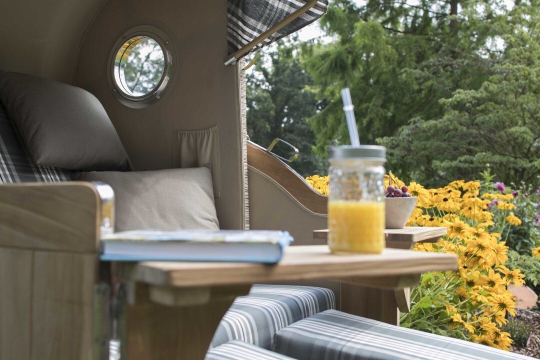 01781_strandkorb_baltikum_teak_bullauge_shell_522_milieu-8l0j0xmbjnsswv