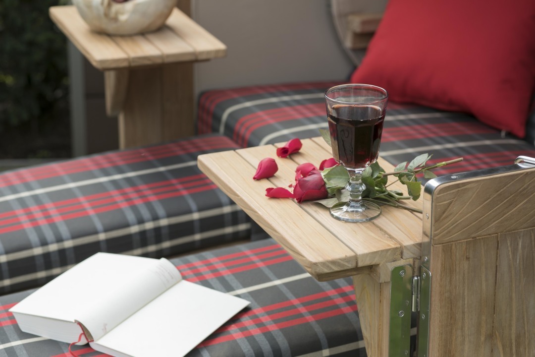 01729_strandkorb_baltikum_teak_bullauge_grey_529_milieu-9t4lslbnt3w45d