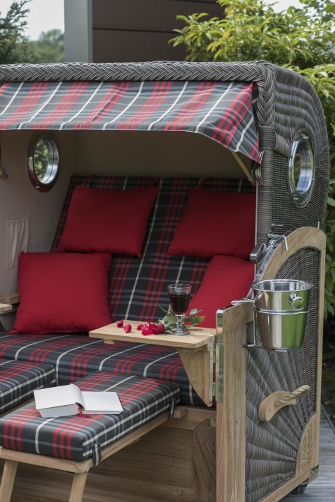 01729_strandkorb_baltikum_teak_bullauge_grey_529_milieu-3hisyjammmsidx