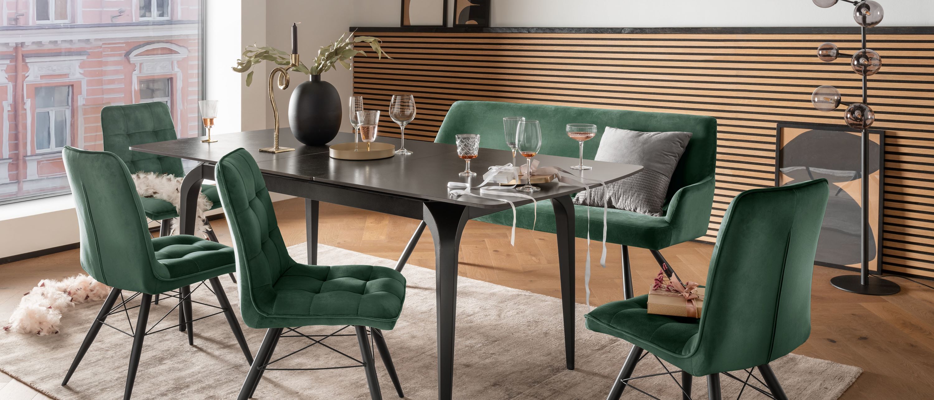 Indoormoebelset_BL62002_Diningstuhl_Vicenza_dunkelgruen_BL62200_Diningsofa_Modena_dunkelgruen_BL60403_Ausziehtisch_Piacenza_dark-grey