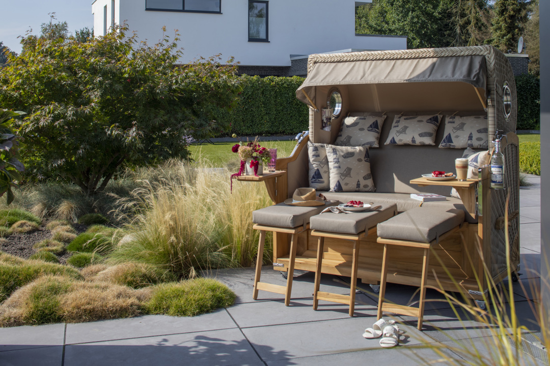 01807_strandkorb_baltikum_dreisitzer_teak_bullauge_shell_540_milieu