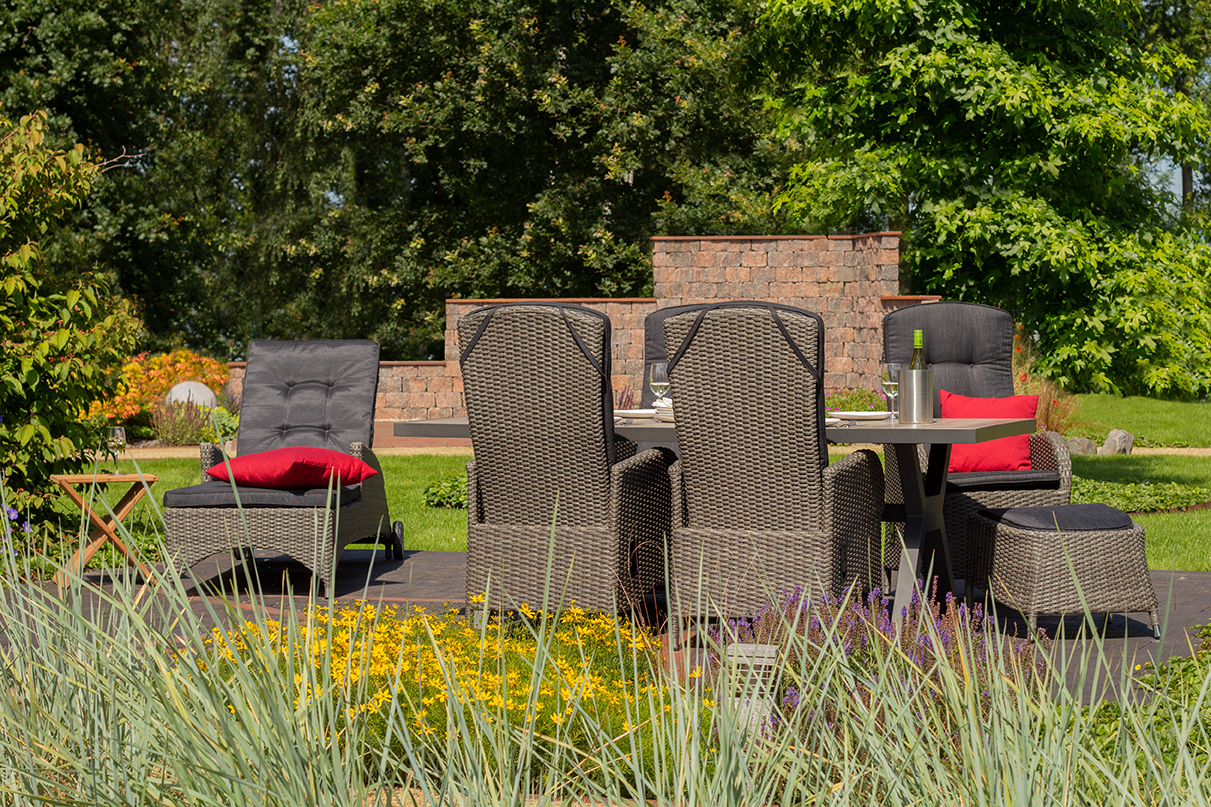 40584_40617_40520_40546_66099_montana_tisch_200x100cm_juan_relaxsessel_hocker_liege_smokey-grey_woodie_cross_milieu